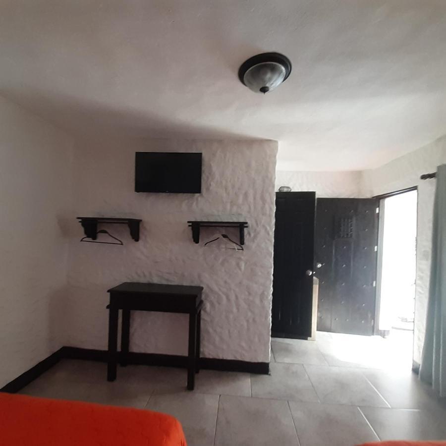 Hotel Mi Paraiso Rio Dulce Castillo de San Felipe エクステリア 写真