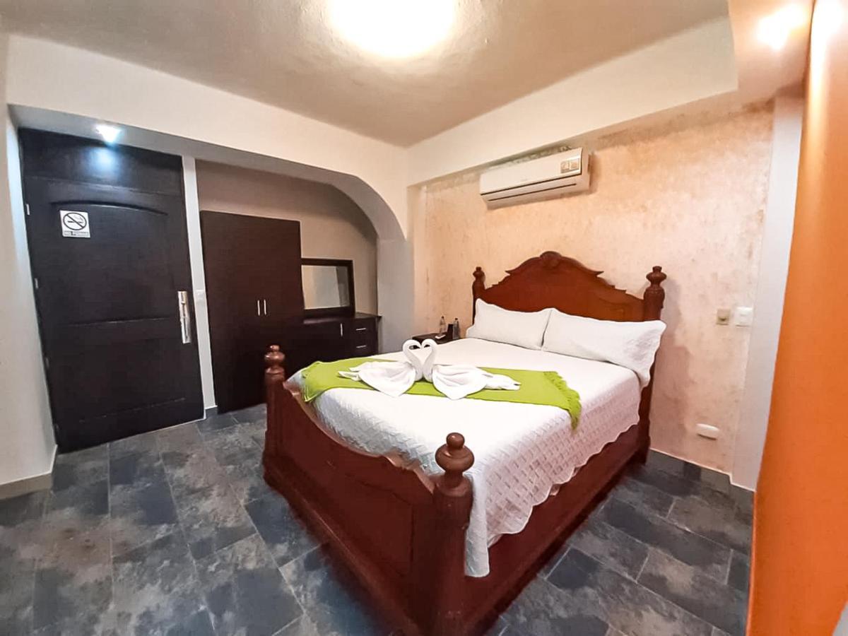 Hotel Mi Paraiso Rio Dulce Castillo de San Felipe エクステリア 写真