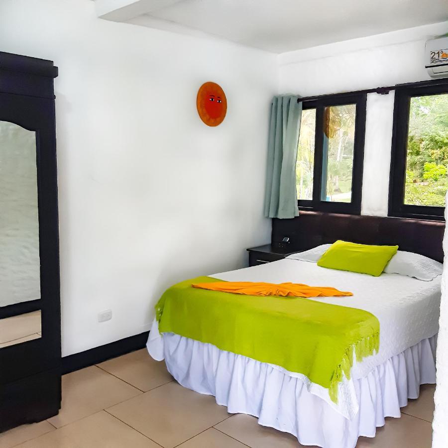 Hotel Mi Paraiso Rio Dulce Castillo de San Felipe エクステリア 写真