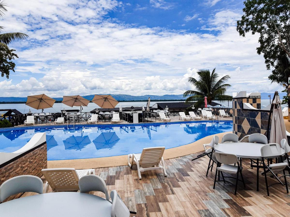 Hotel Mi Paraiso Rio Dulce Castillo de San Felipe エクステリア 写真