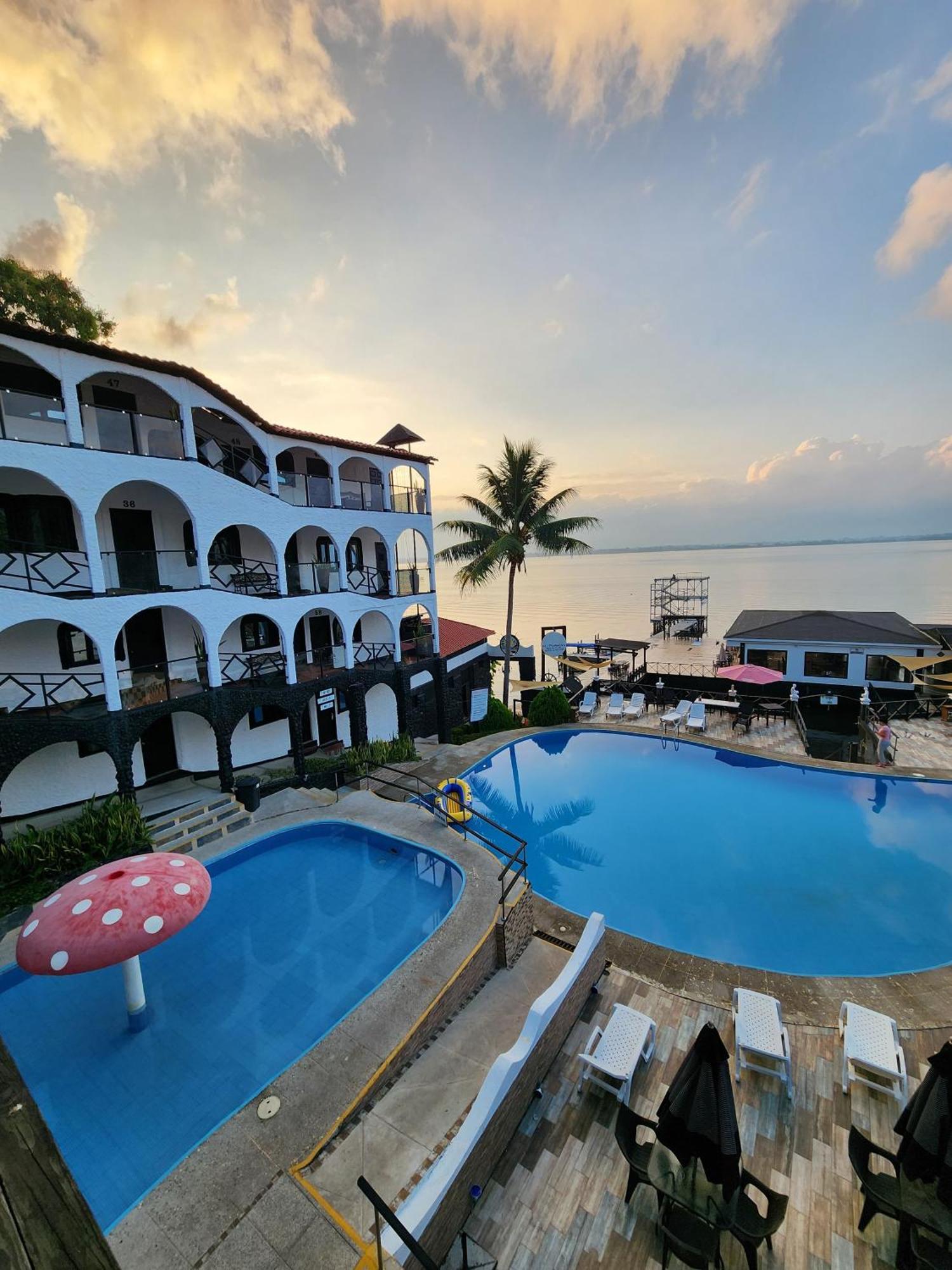 Hotel Mi Paraiso Rio Dulce Castillo de San Felipe エクステリア 写真