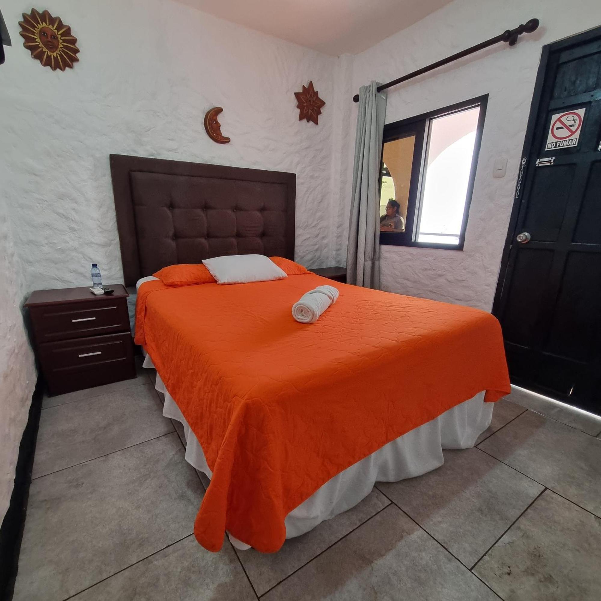 Hotel Mi Paraiso Rio Dulce Castillo de San Felipe エクステリア 写真