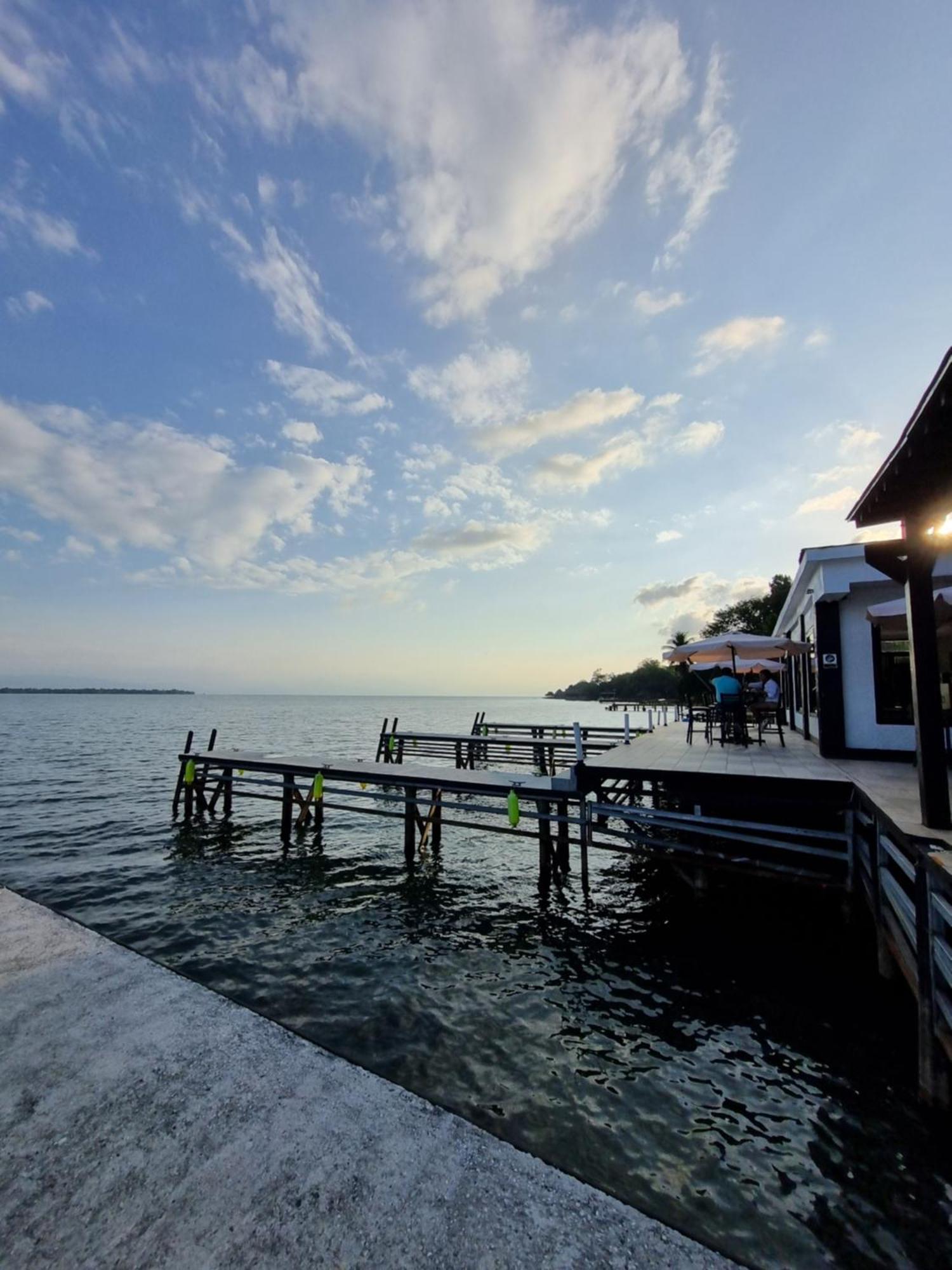 Hotel Mi Paraiso Rio Dulce Castillo de San Felipe エクステリア 写真