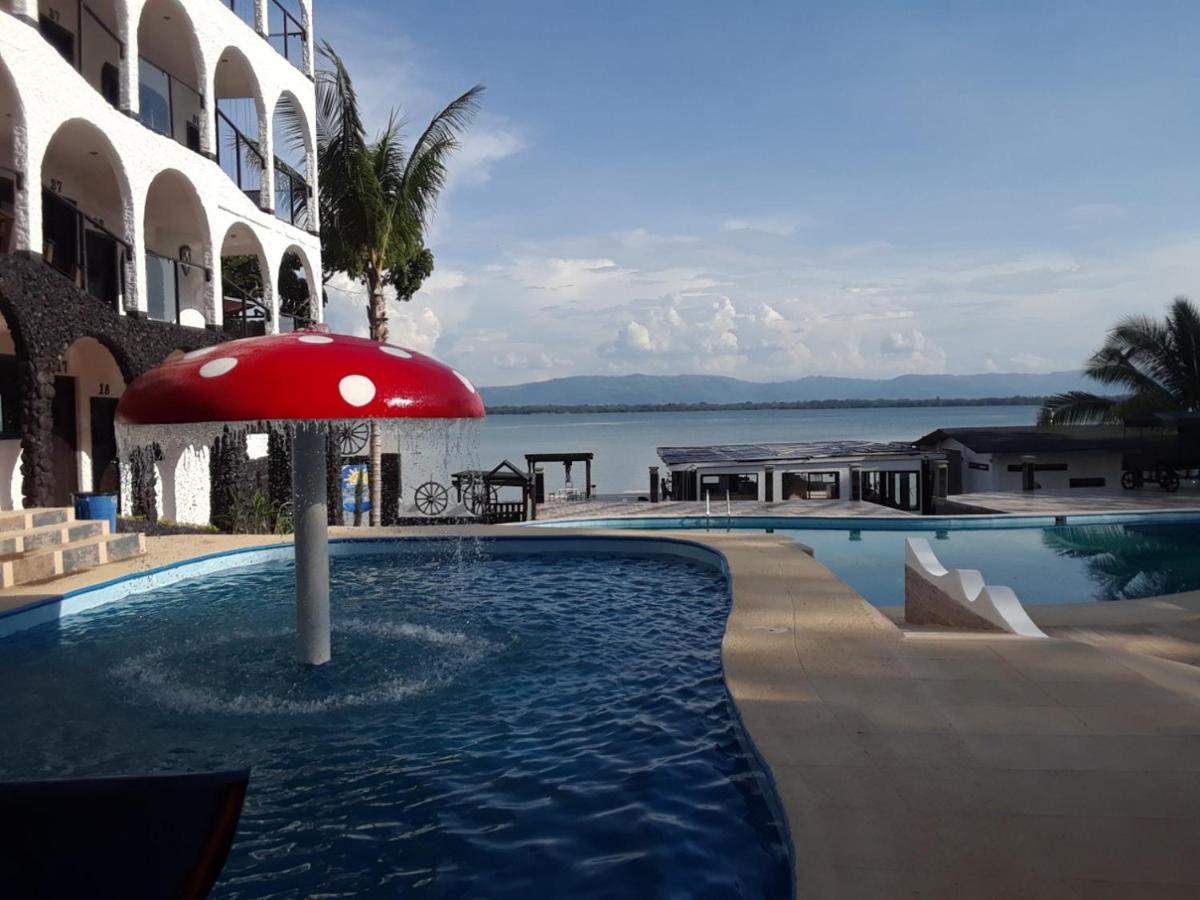 Hotel Mi Paraiso Rio Dulce Castillo de San Felipe エクステリア 写真